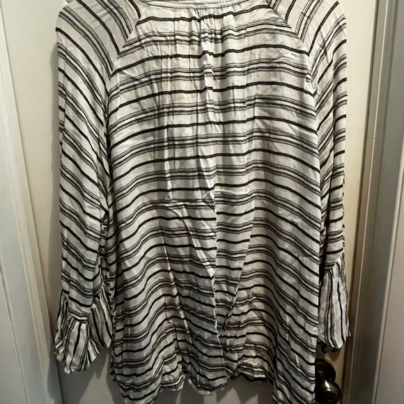 XL ladies blouse - Picture 2 of 3